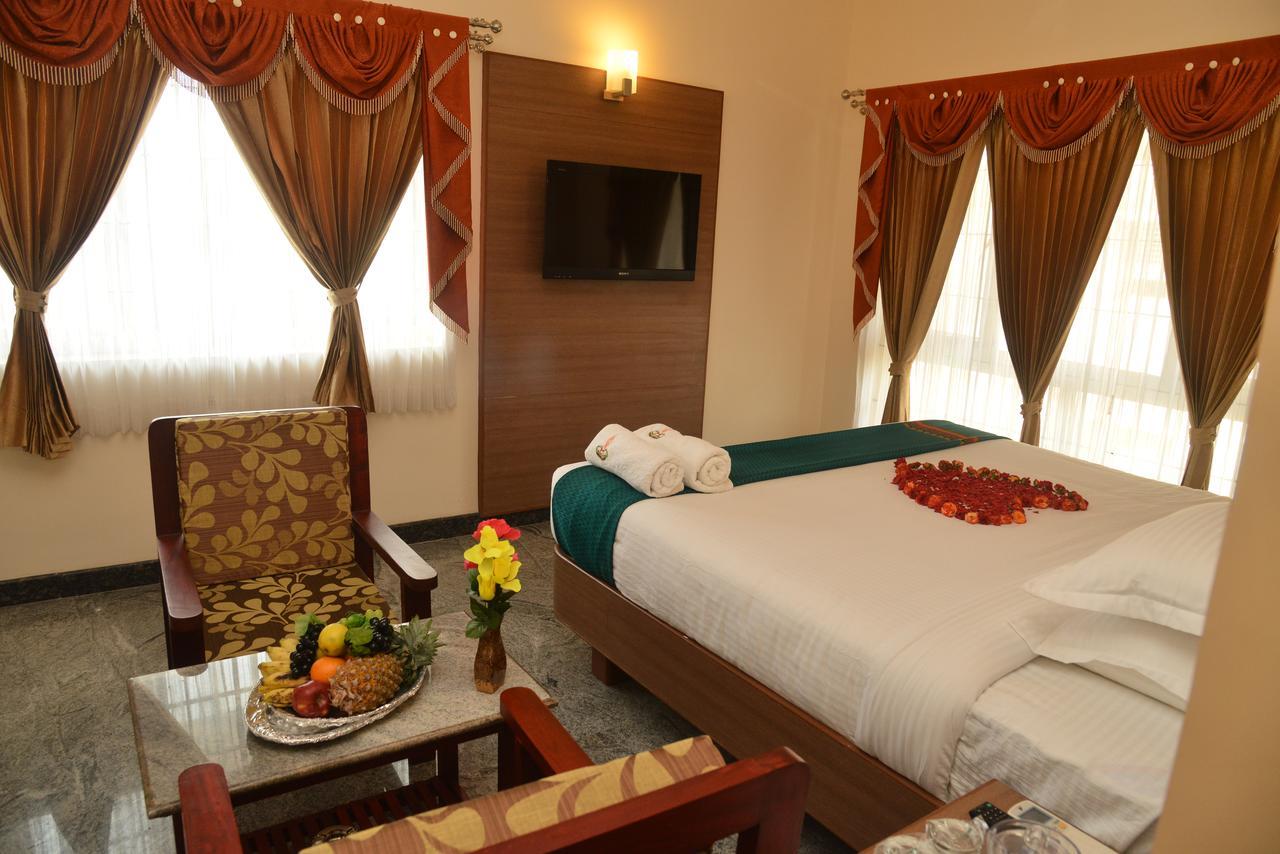 Sri Balaji Hotels Tiruchengodu Kültér fotó