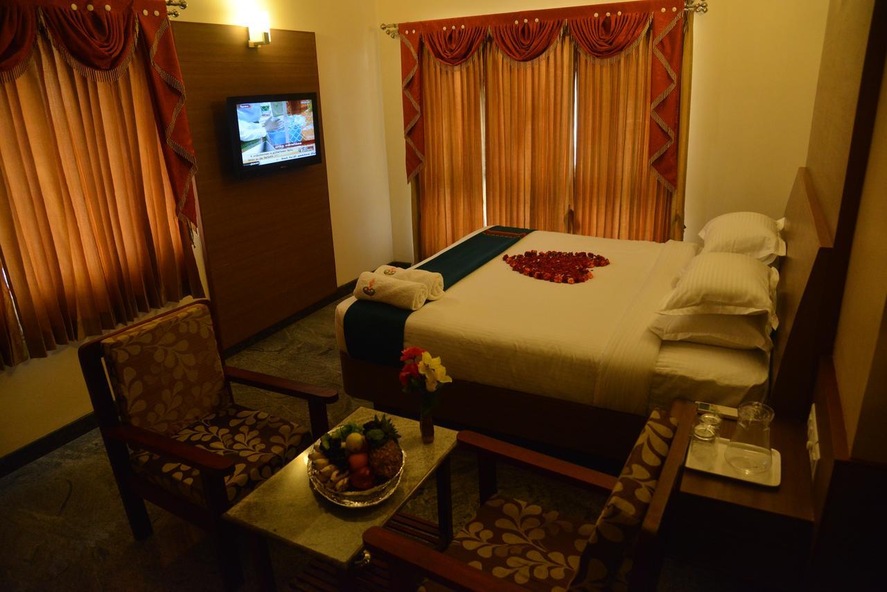 Sri Balaji Hotels Tiruchengodu Kültér fotó