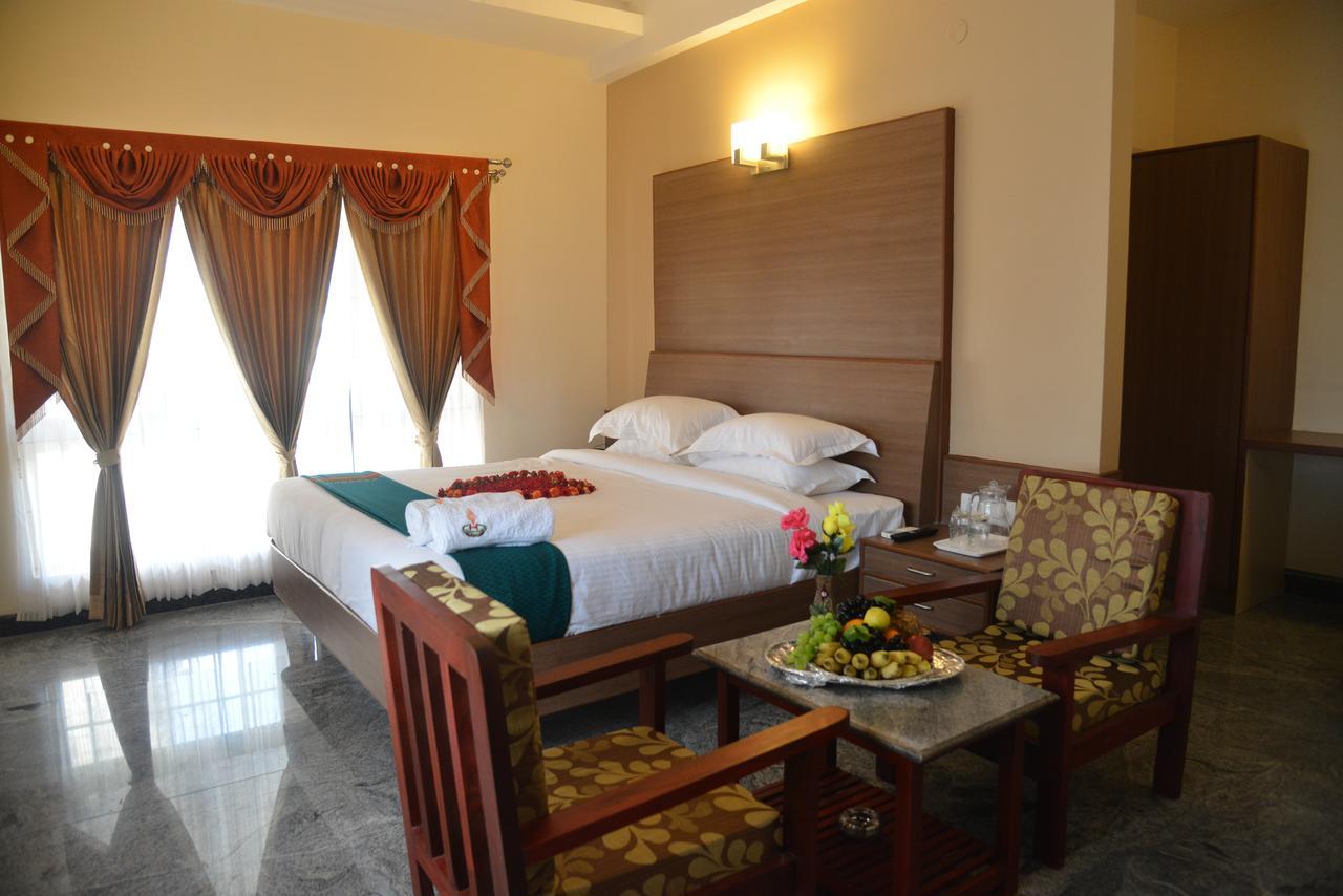 Sri Balaji Hotels Tiruchengodu Kültér fotó
