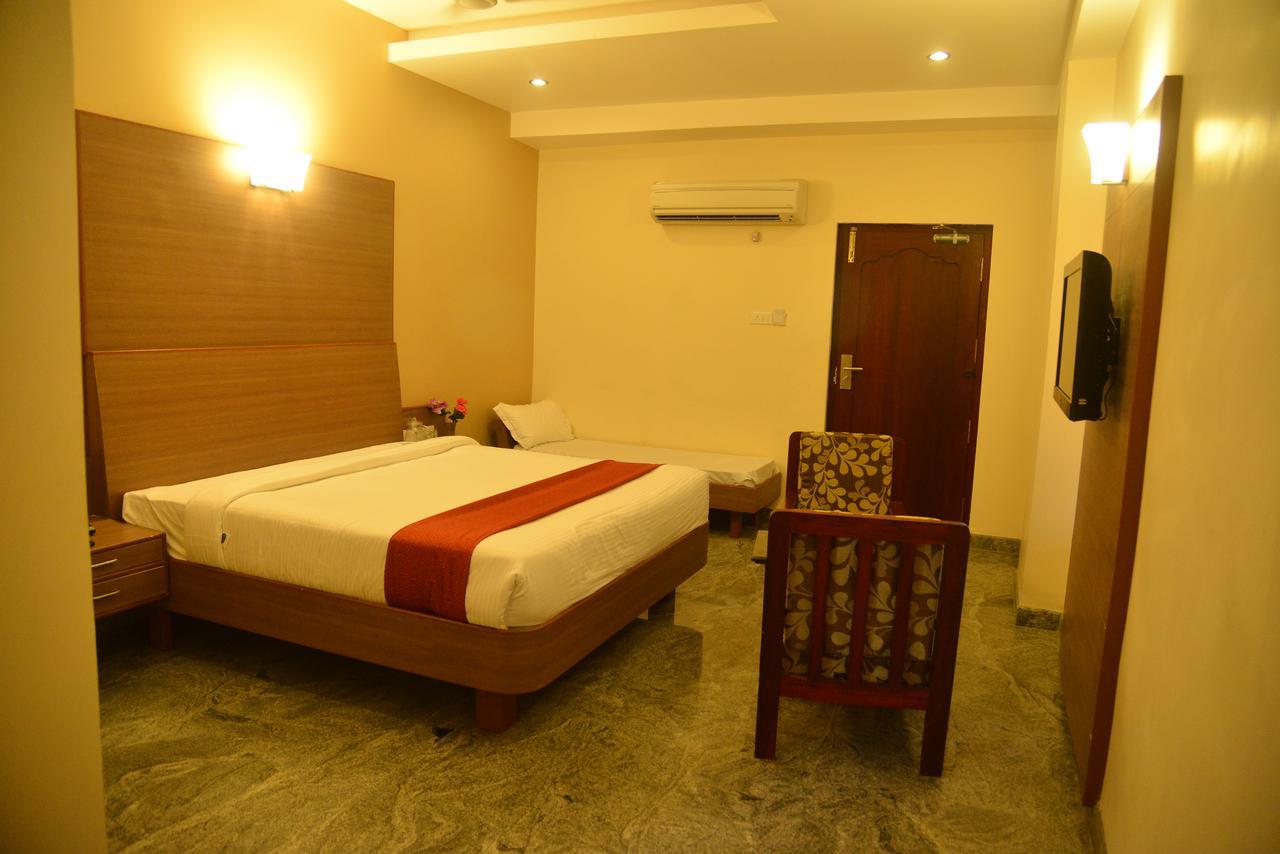 Sri Balaji Hotels Tiruchengodu Kültér fotó