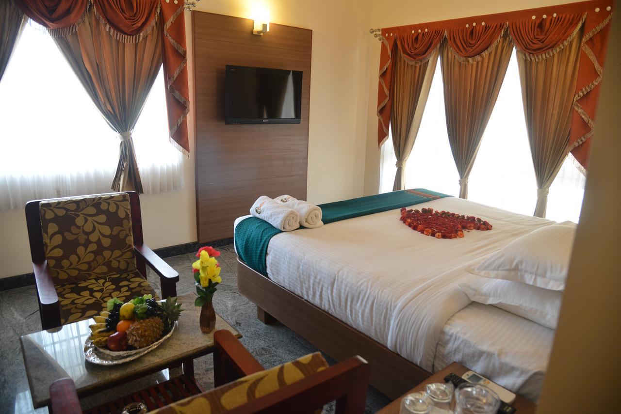 Sri Balaji Hotels Tiruchengodu Kültér fotó